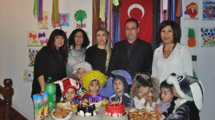 Kuşadası&rsquo;nda Okul &Ouml;ncesi Minikler Belgelerine Kavuştu