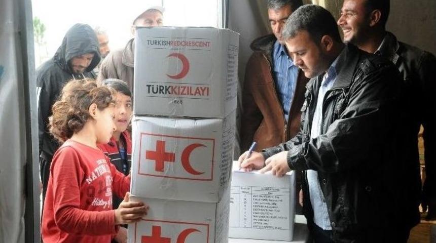 &Ccedil;adır Kentte M&uuml;ltecilere Temizlik Malzemesi Dağıtıldı