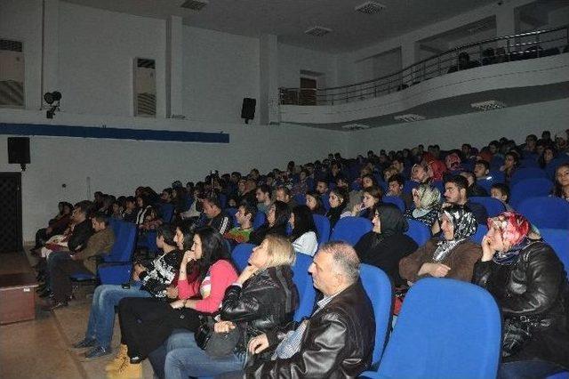 &Ccedil;atlak Kova Adlı Oyun Engelliler İ&ccedil;in Sahnelendi 2