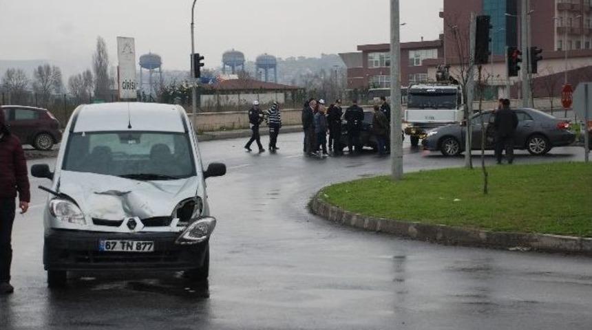 Zonguldak&rsquo;ta Kaza: 2 Yaralı