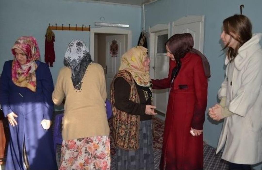 &Ouml;zalp Sydv Personelinden Yardıma Muhta&ccedil; Ailelere Ziyaret