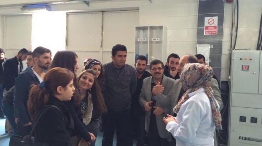 B&uuml; &Ouml;ğrencilerinden Lila Kozmetik&rsquo;e Gezi