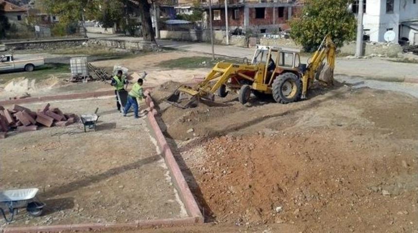 Korkuteli Kargalık Mahallesi&rsquo;nde Yeni Park Yapımı Başladı