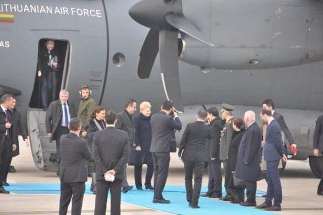Litvanya Cumhurbaşkanı Askeri Nakliye U&ccedil;ağı İle İstanbul a  Geldi 3