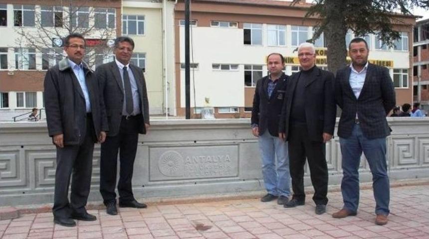 Korkuteli Fatih Bulvarı&rsquo;ndaki Okullarda Duvar &Ccedil;alışmaları Tamamlandı