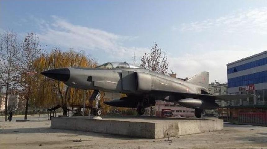 Boyabat'a Tayyareci Nuri Bey Anısına Savaş U&ccedil;ağı