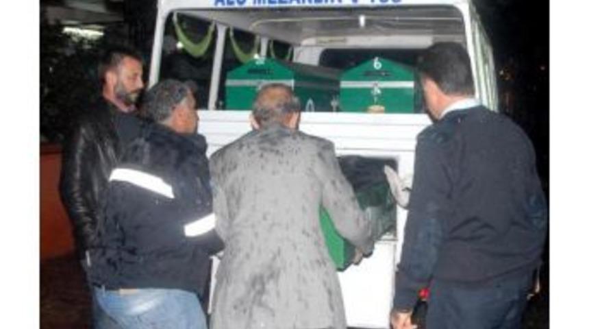 Evinde Boğazı Kesilerek &Ouml;ld&uuml;r&uuml;ld&uuml;