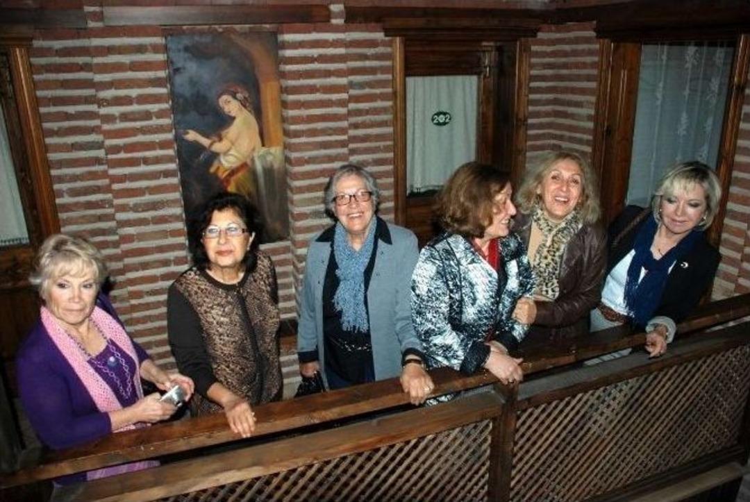 Yardımsevenler Derneği K&uuml;lt&uuml;r Gezisi D&uuml;zenledi