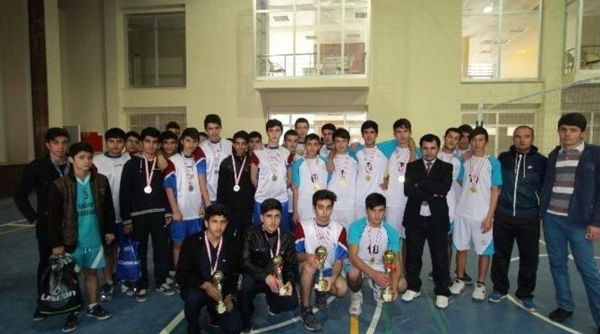 End&uuml;stri Meslek Lisesi Şampiyon Oldu