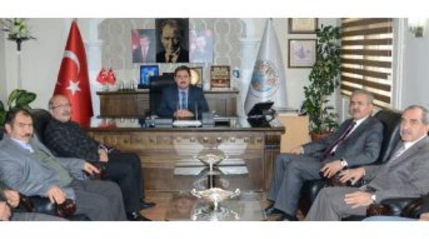 Eski Vekilden Başkan S&uuml;leyman Eser&rsquo;e Ziyaret