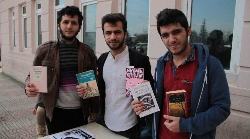 Om&uuml;&rsquo;l&uuml; &Ouml;ğrencilerden Kitap Bağışı Kampanyası