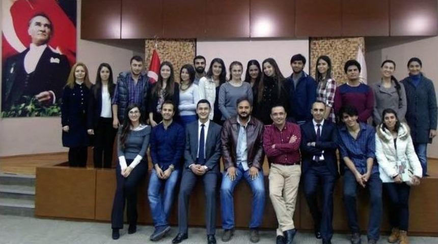 &Ccedil;&uuml;&rsquo;de "mezunlarla S&ouml;yleşi" Etkinliği