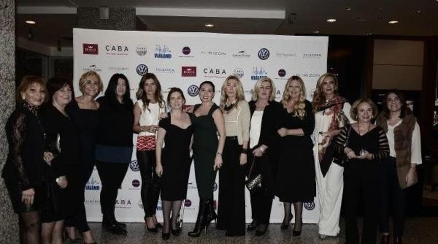 Sezen Aksu, Sokaktan Kurtarılan &Ccedil;ocuklar İ&ccedil;in Sahne Aldı