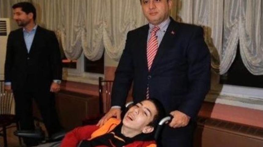 Vali &Ccedil;omaktekin&rsquo;den Engelli Murat&rsquo;a Mevlana S&ouml;z&uuml;