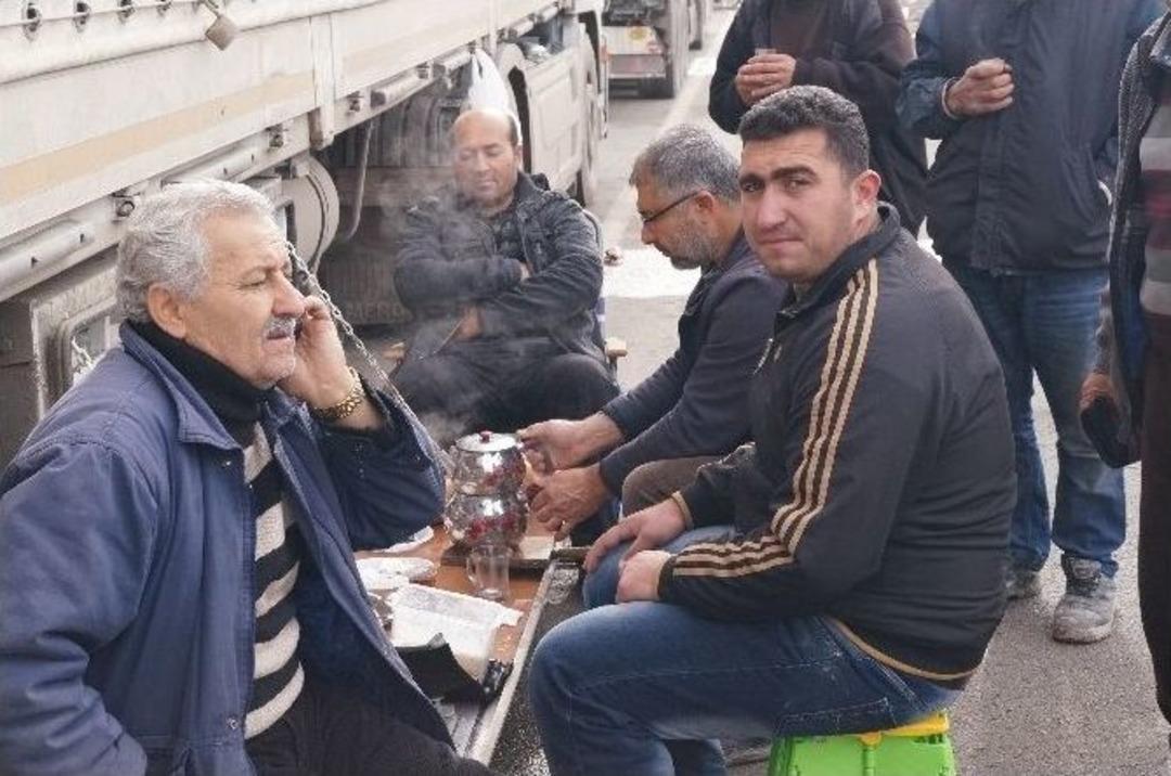 G&uuml;rbulak&rsquo;ta Tır Kuyruğu 25 Kilometreye Yaklaştı