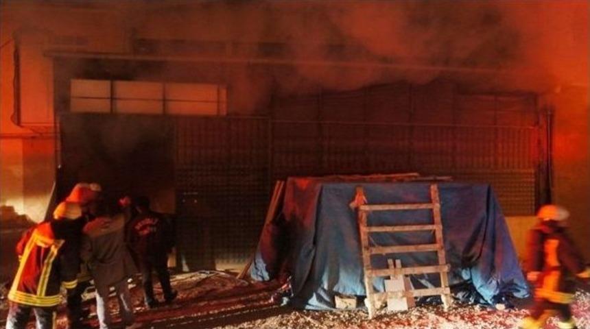 Mobilya İmalathanesinde Yangın