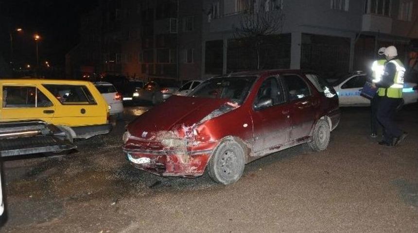 Boz&uuml;y&uuml;k&rsquo;te Trafik Kazası, 1 Yaralı