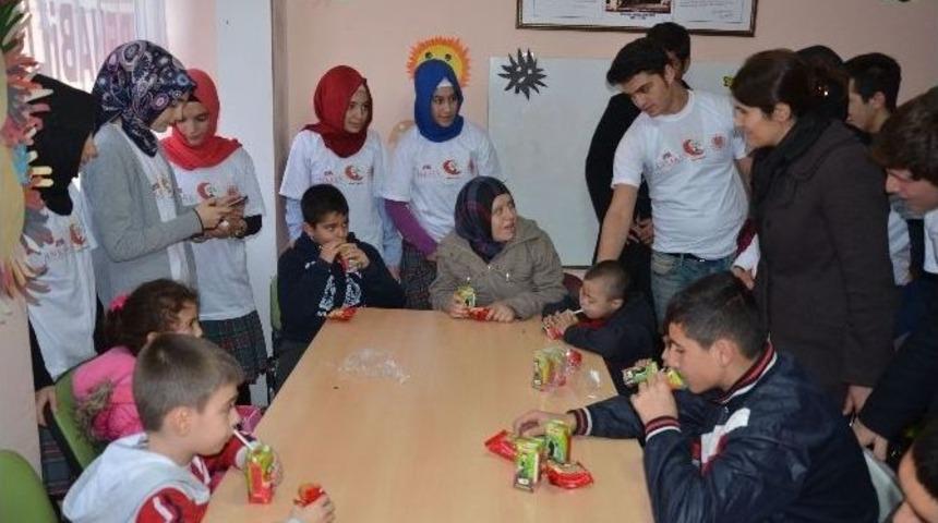 Kazanlı &Ouml;ğrencilerden Anlamlı Ziyaret