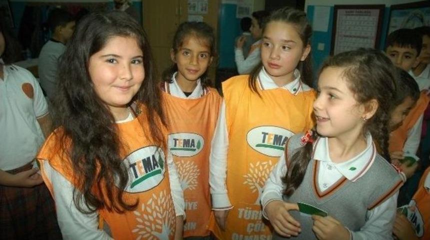 Manavgat&rsquo;ta 35 Yavru Tema&rsquo;ya Yeşil Yaprak Ve &Uuml;yelik Kartı Takıldı