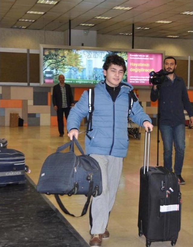 Bir Gecede T&uuml;rk Vatandaşı Olan M&uuml;zik Dehası Tambi, Konser İ&ccedil;in Petersburg a U&ccedil;tu 2