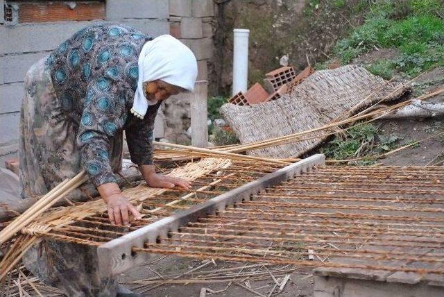 70 Yaşında Hasır Dokumaya Devam Ediyor 2