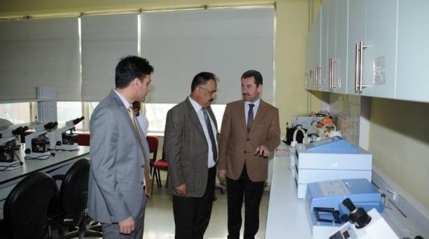 Iğdır &Uuml;niversitesi&rsquo;ne 400 Bin Tl Değerinde Laboratuvar Cihazı Hibe Edildi