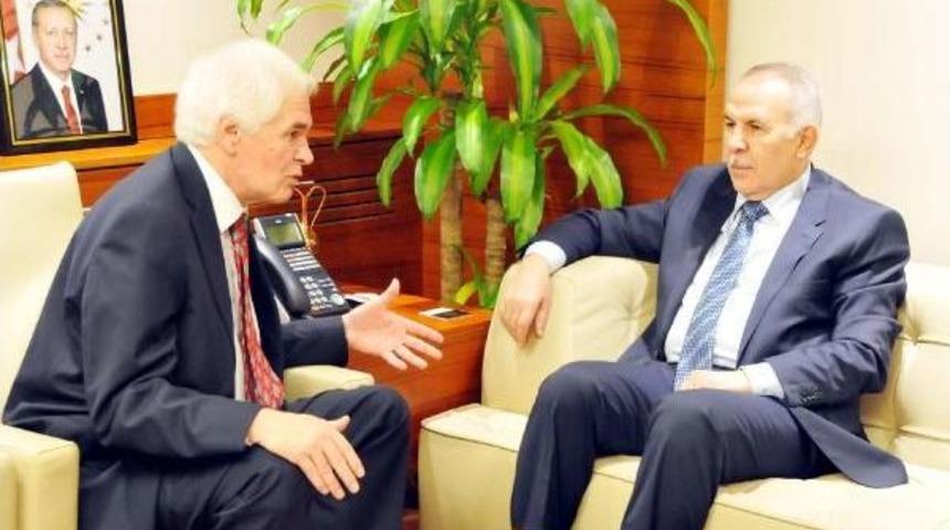 Karadağ B&uuml;y&uuml;kel&ccedil;isi'nden Gaziantep Valisi Ata&rsquo;Ya Ziyaret