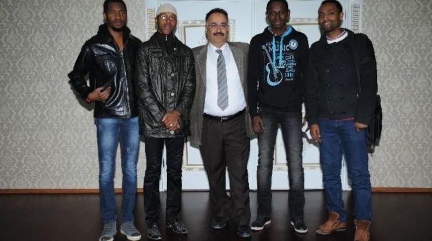 Fildişi Ve Etiyopyalı Öğrencilerden Rektör Yılmaz’a Teşekkür Ziyareti