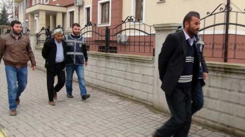 Telefon Dolandırıcıları, 28 Bin Lira İle Ka&ccedil;arken Son Anda Polise Yakalandı