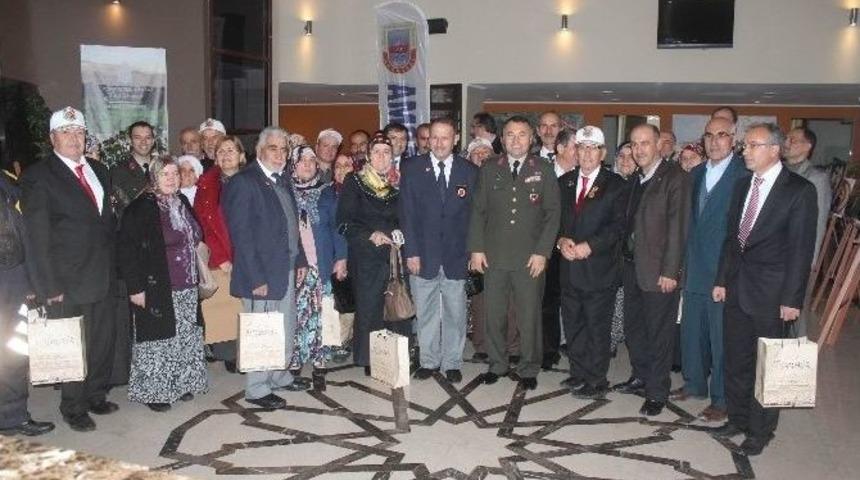 Jandarmadan Şehit Aileleri Ve Gaziler Onuruna Yemek