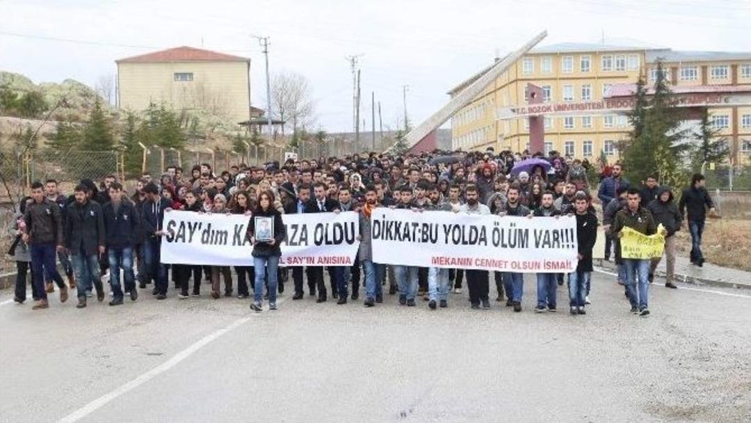 Yozgat&rsquo;ta &Uuml;niversite &Ouml;ğrencileri Yol Kapattı
