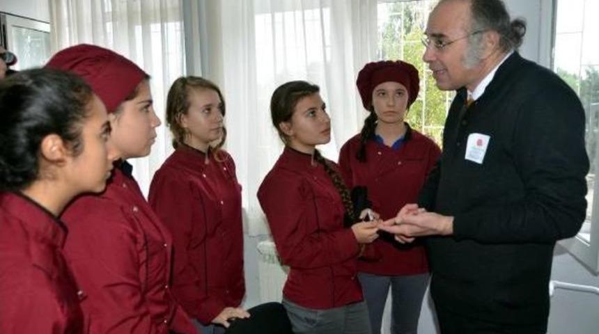 Lise &Ouml;ğrencilerine Sağlıklı Beslenme Semineri