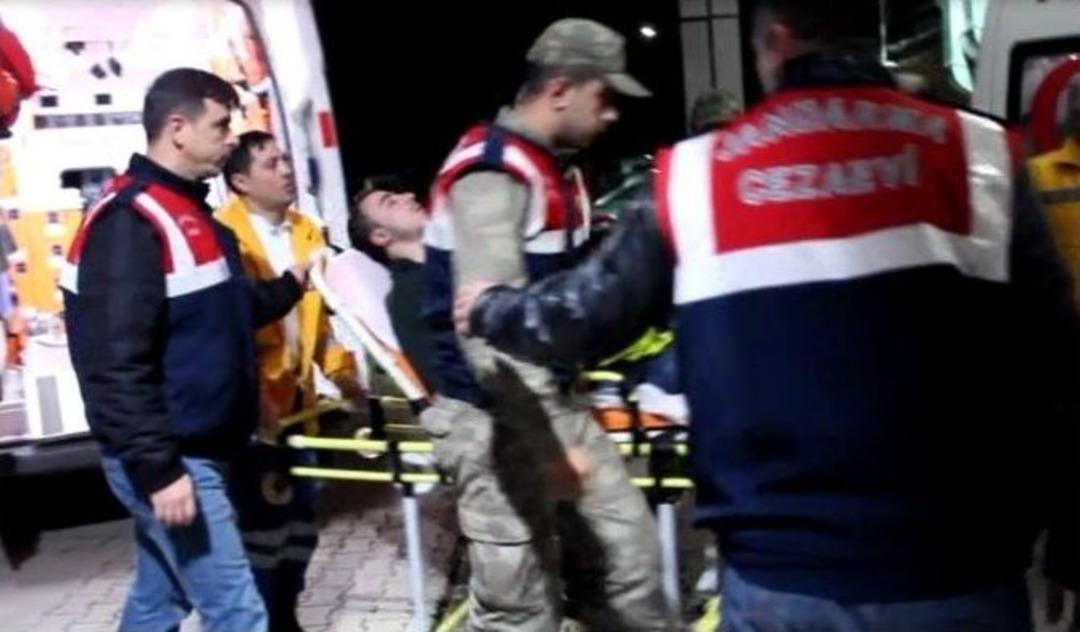 Mahkumlar Cezaevinde Yangın &Ccedil;ıkardı, 5 Kişi Hastanelik Oldu