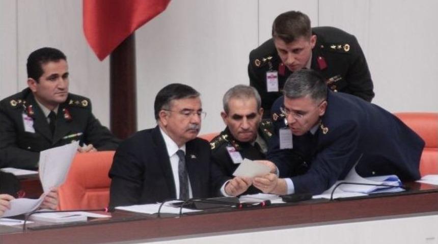 Bakan Yılmaz: &ldquo;profesyonel Askerliğe Ge&ccedil;meyi Doğru Bulmuyoruz&rdquo;