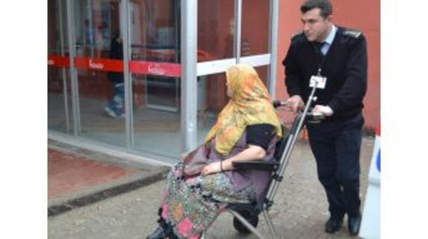 Tekirdağ&rsquo;da &Ccedil;ıkan Yangında 3 Kişi Dumandan Zehirlendi