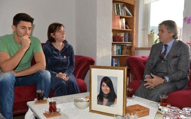 Başkan Demircan, Tuğçe Albayrak’ın Ailesini Ziyaret Etti