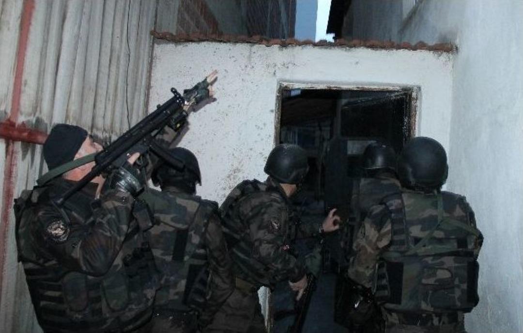 Torbacılara Hava Destekli Şafak Operasyonu: 30 G&ouml;zaltı