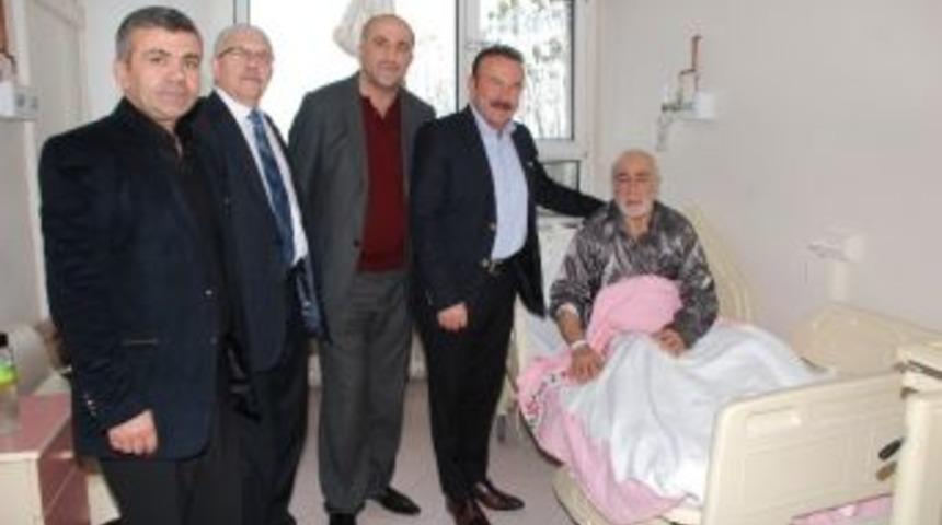 Başkan Doğan, Hastalara Moral Veriyor