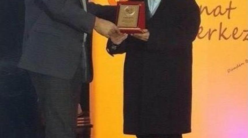 Vanlı Şair Ve Yazarlardan S&ouml;yleşi Ve İmza G&uuml;n&uuml;