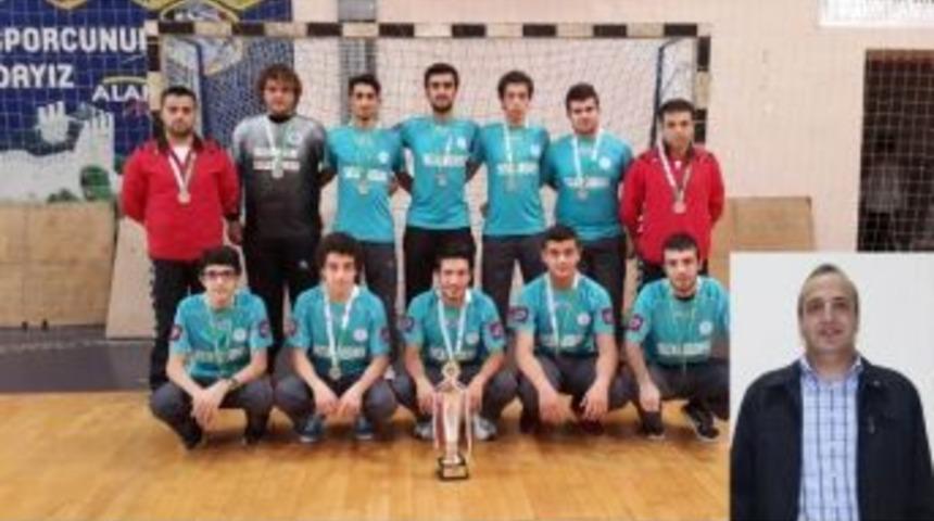 Sel&ccedil;uklu Hokey Takımı S&uuml;per Ligde