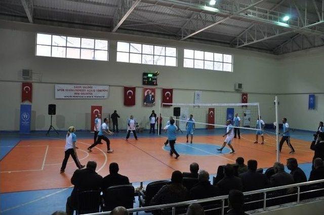 Pülümür’de Spor Salonu Açılışı Yapıldı