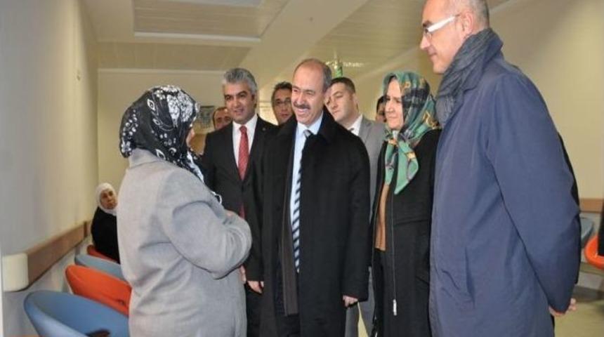 Vali B&uuml;y&uuml;kersoy, Yeni Hastanede İncelemelerde Bulundu