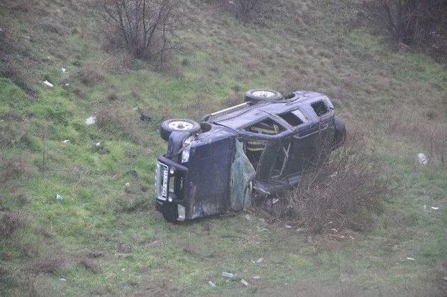 Boz&uuml;y&uuml;k&rsquo;te Trafik Kazası, 2 Yaralı 2