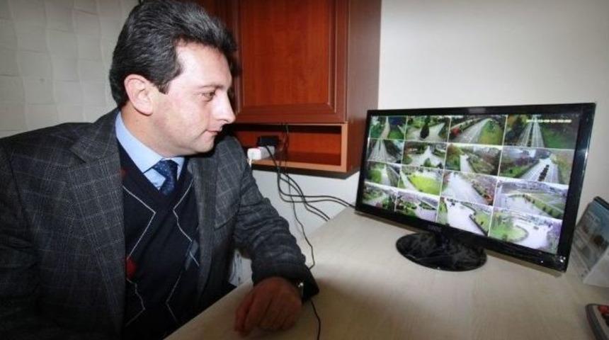 &Ccedil;ubuk&rsquo;ta Parklar 24 Saat İzleniyor