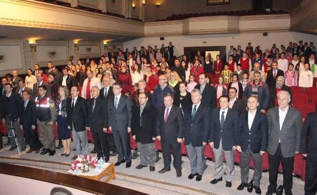 &Ouml;ğrenciler 10 Aralık İnsan Hakları G&uuml;n&uuml;n&uuml; Farklı Anlattı