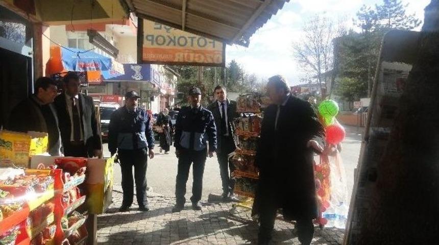 Sungurlu&rsquo;da Kaldırımları İşgal Eden Esnaf Uyarıldı