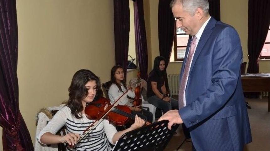 B&uuml;y&uuml;kşehir Belediyesi&rsquo;nden Sanata Destek