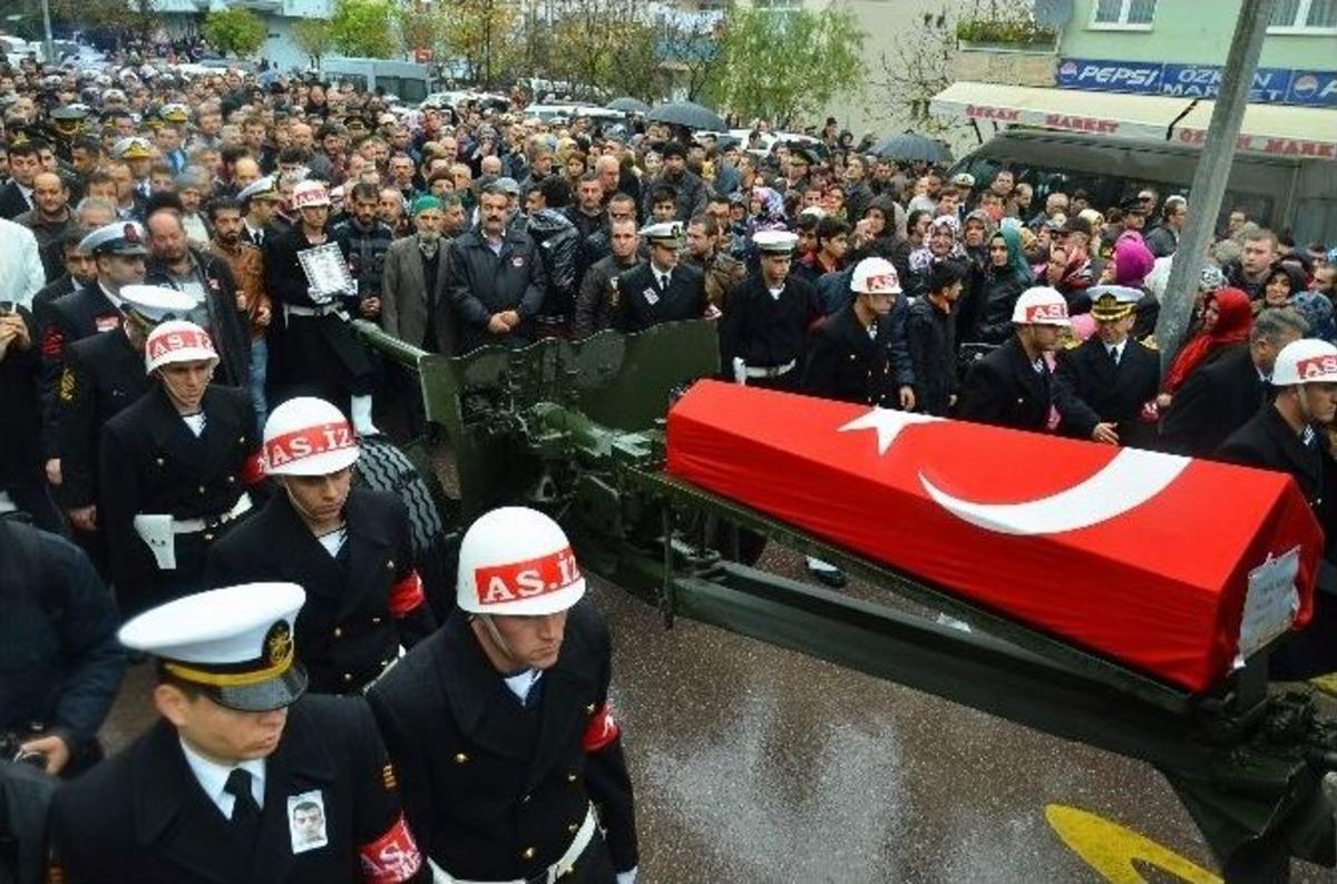 Karam&uuml;rselli Şehit Toprağa Verildi
