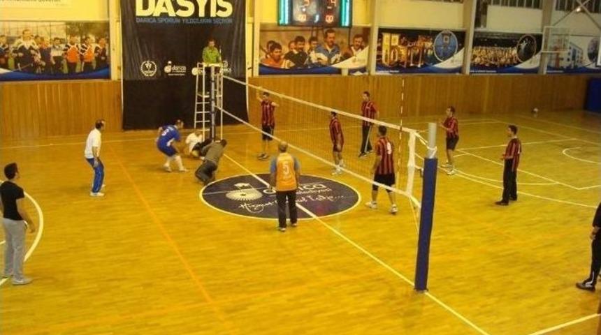 Darıca&rsquo;da Voleybol Heyecanı S&uuml;r&uuml;yor