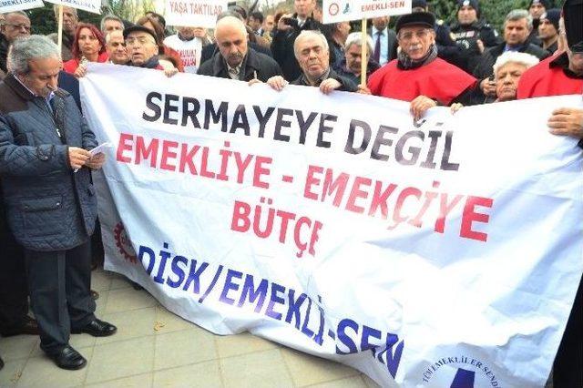 Meclis Önünde Bütçe Protestosu